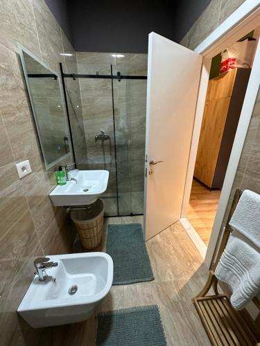 21 Square Luxury Apartments Tirana Center, Тирана (фото 5)