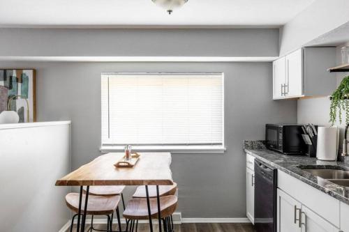 Westlake Apartment in Westlake, USA