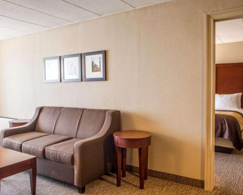 Quality Inn & Suites Orland Park - Chicago