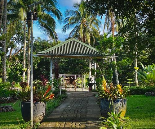 Balai Banahaw Vacation Farm & Private Resort