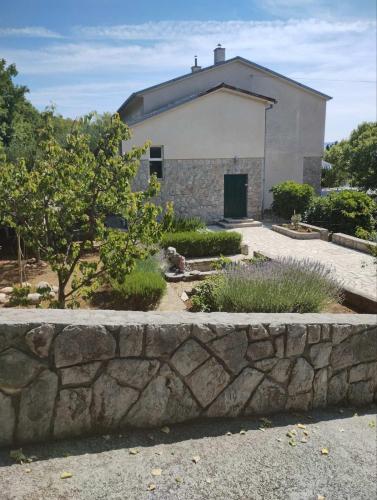  Apartments by the sea Klenovica, Novi Vinodolski - 5516, Pension in Klenovica