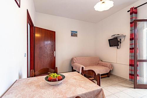 One-Bedroom Apartment with Terrace and Sea View image 8