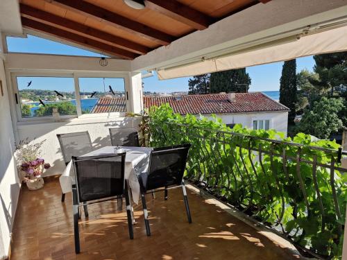 Two-Bedroom Apartment with Terrace and Sea View image 2