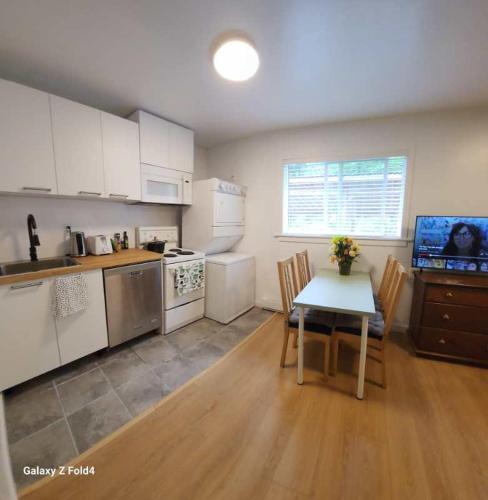 Beautiful Maple ridge farm cabin unit A in Maple Ridge District Municipality, Canada