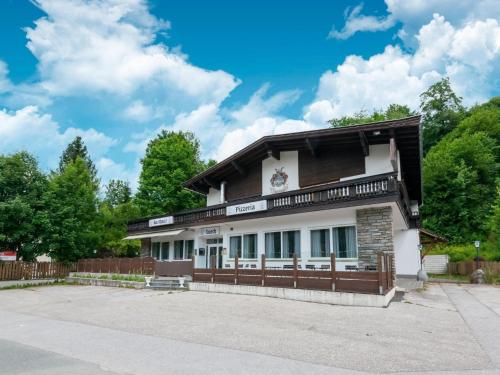 Attractive apartment with terrace in Kirchbichl, Österreich