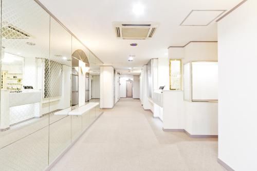 Shinjuku East Hotel Stop at Shinjuku East Hotel to discover the wonders of Tokyo. The property has everything you need for a comfortable stay. To be found at the property are daily housekeeping, 24-hour front desk, lugga