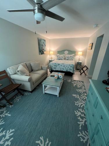 Tarpon Tale Inn - image 11