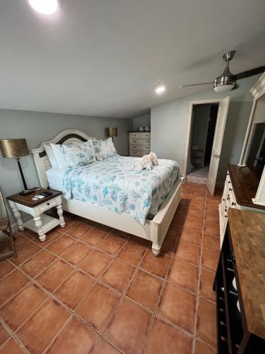 Tarpon Tale Inn - image 7