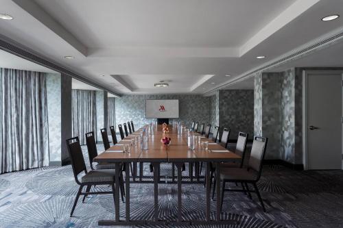 Crystal Gateway Marriott - image 6
