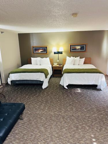 Arlington Inn - image 8