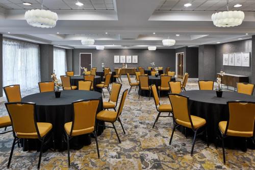 SpringHill Suites Memphis Downtown - image 6