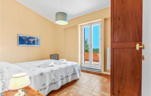 2 Bedroom Nice Apartment In Capranica Vt