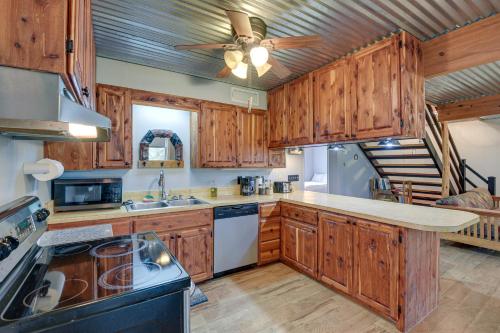 Lake Brownwood Home with Private Boat Dock! in Lake Brownwood, USA