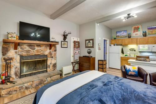 Angel Fire Studio with Fireplace, Walk to Resort! thumb 2