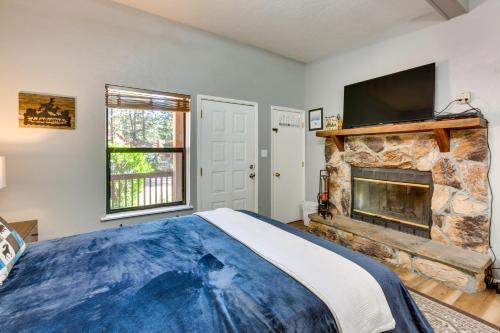 Angel Fire Studio with Fireplace, Walk to Resort! in Angel Fire, USA
