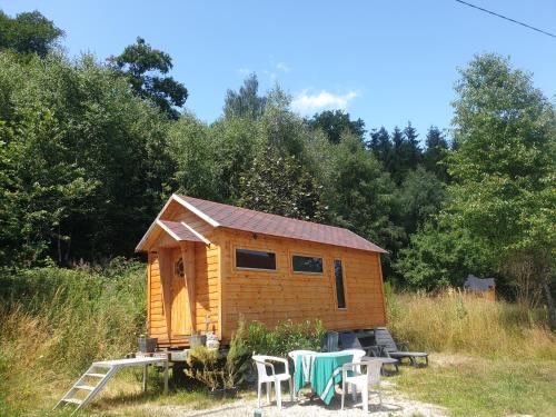 B&B Darney - White wood tiny house - Bed and Breakfast Darney