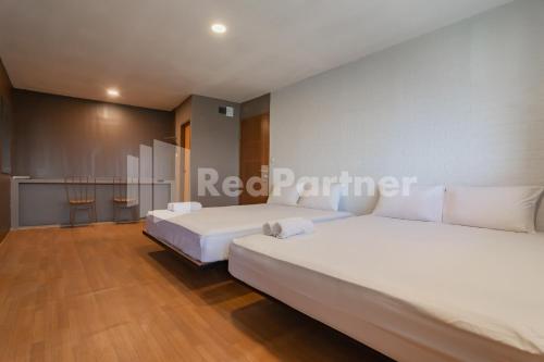 D'Valley View Lembang Mitra RedDoorz Room Type - Family Room