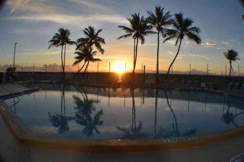 Úszómedence, Pelican's Roost, Waterfront comfort at Venture Out in Cudjoe Key (FL)