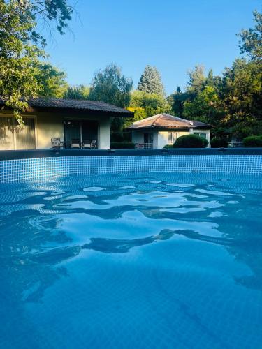 Fuk-tak's bungalow in Star Dojran