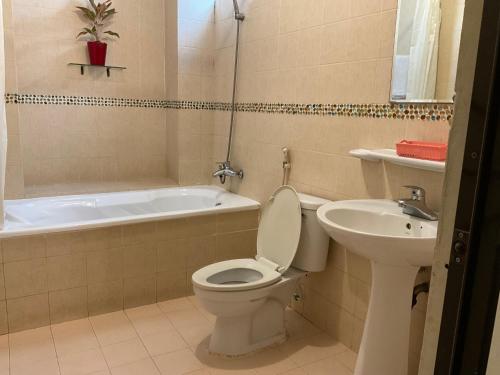 room detail thumbnail 2