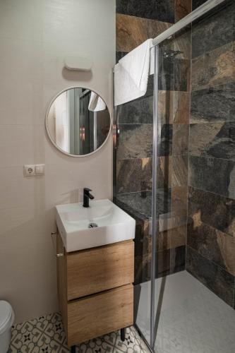 Double Room image 4