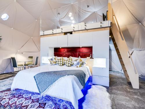 Udoscape Eco-Glamping Resorts in Lago Vista, USA