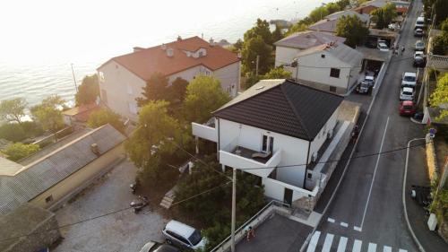 Izzy 2, Senj (photo 4)