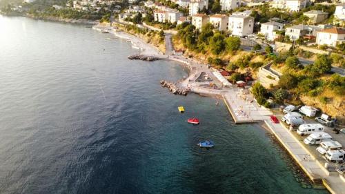 Izzy 2, Senj (photo 3)