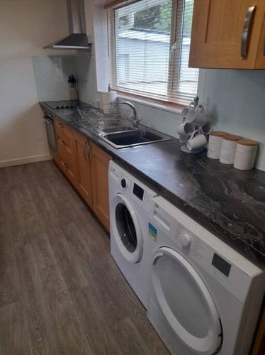 厨房, Three bedroom House with a Magnificent sea view Sandhead Dumfries & Galloway in 桑德海德