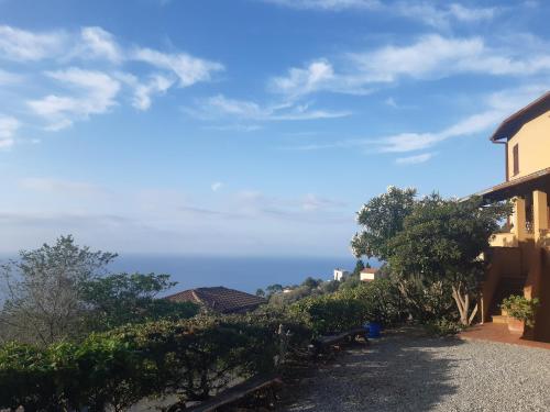 Magic Hill, cozy apartment with open seaview