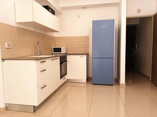 Beach-Front Best View Apt-Hotel, On-Site Gym, Off-Site Indoor Pool, Sauna Spa, Message For Details (Beach Suite Israel - Indoor Pool, Best View, Gym, Massage Chair, Spa ביץ סוייט ישראל - נוף ים מאלף, ) in 亞實基倫