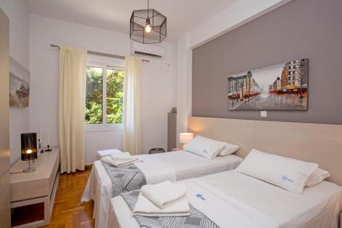 Apartment Hadrian in Historic Center of Plaka - image 12