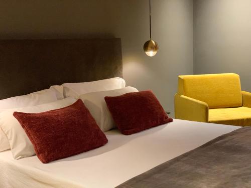 Junior Suite with Balcony image 6
