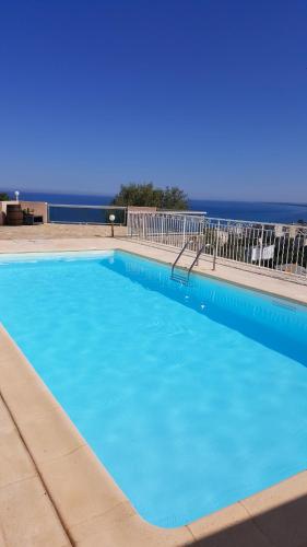 Appartement de 2 chambres avec vue sur la mer piscine privee et terrasse amenagee a Bastia a 2 km de la plage