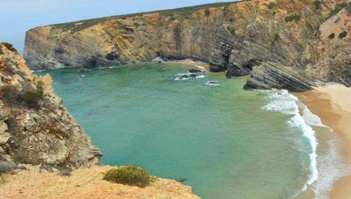 Charming house with mountain view in Vila Nova de Santo André