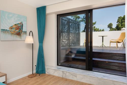 475187719 Boulevard Hotel Batumi