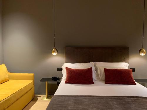 Junior Suite with Balcony image 8