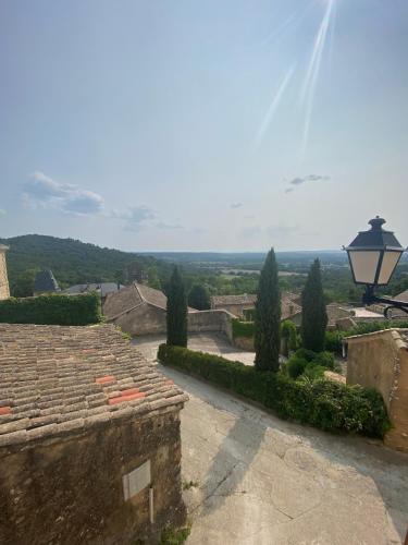 Maison de village climatisée et calme - Location saisonnière - Saint-Victor-des-Oules