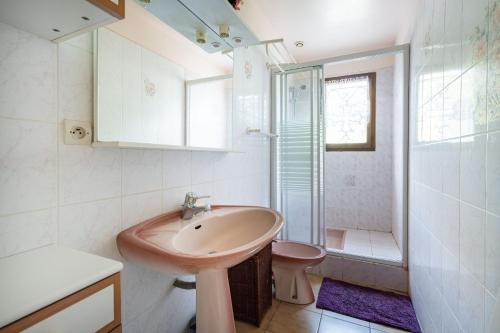 Bathroom, Maison de charme a Agde avec jardin et terrasse in Le Grau d'Agde