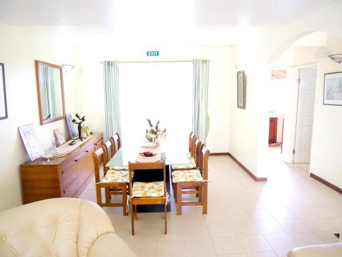 Spacious house with shared pool in Palmar, sea view. Spacious house with shared pool in Palmar, sea view.