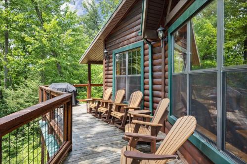 Bama Bears Den Cabin in Sevierville, USA