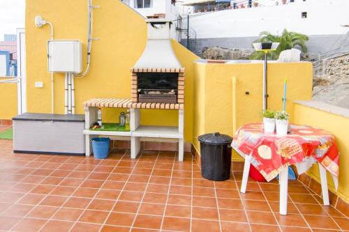2 bedrooms appartement at Puerto de Mogan 200 m away from the beach with sea view furnished terrace and wifi