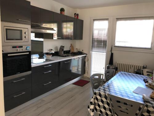 Appartement Aix-les-Bains, 2 pièces, 2 personnes - FR-1-617-14 - Location saisonnière - Aix-les-Bains