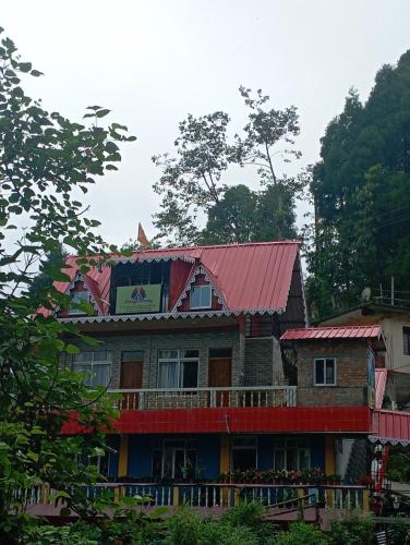 HOLIDAYS HOMESTAY