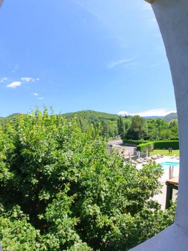 Logis Hotel Restaurant Mas de la Prairie Room Type - Triple Room with Mountain View