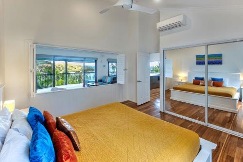 Heliconia 10 Newly Renovated Centrally Located House Hamilton Island