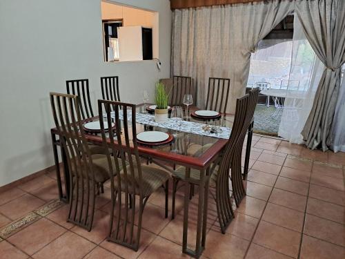 COURTYGUESTHOUSE in Emalahleni