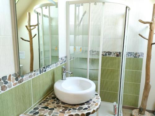House with 2 bedrooms in Le Vivier sur Mer with furnished terrace and WiFi - image 5