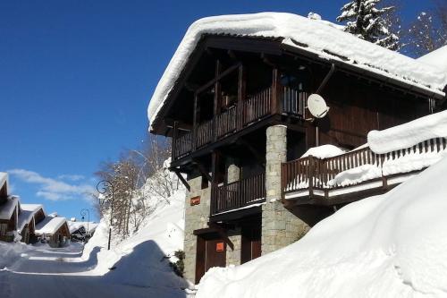 Chalet Fegguese - 4 bedroom chalet with hot-tub