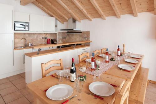 Chalet Fegguese - 4 bedroom chalet with hot-tub